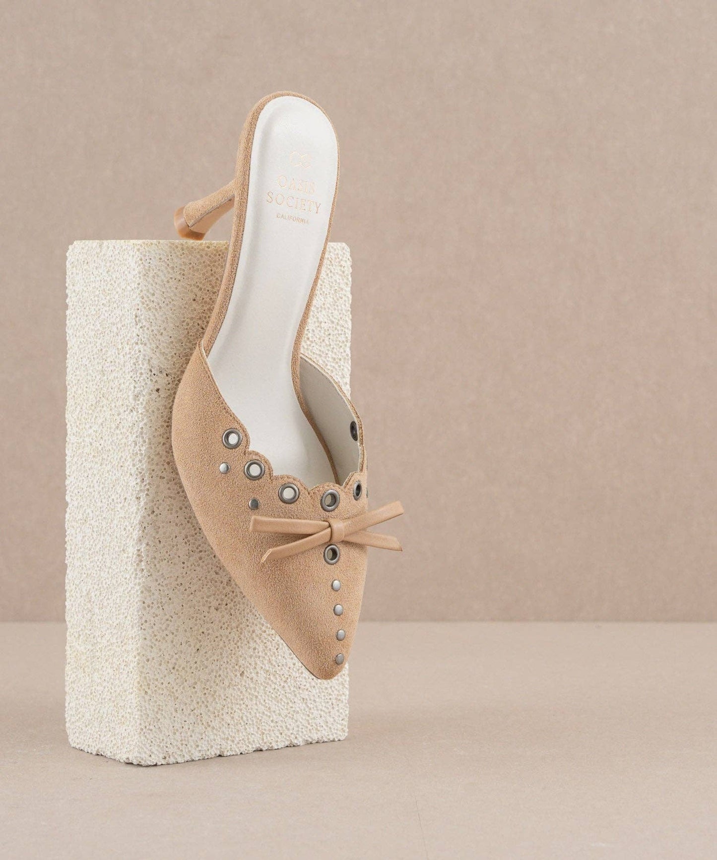 The Meridian Sand | Kitten Heel